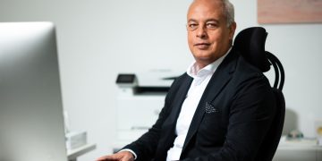 طارق حسني، الرئيس التنفيذي لشركة مصنع جمجوم للأدوية