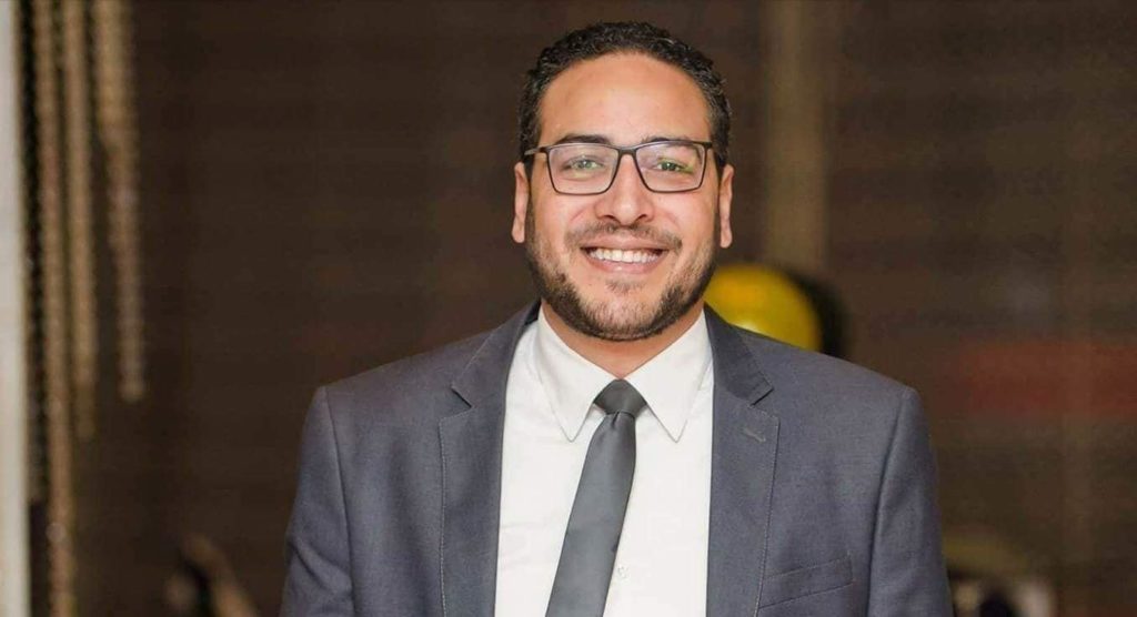 الدكتور أحمد عليوة، مدير العلاقات العامة بشركة إيفا فارما