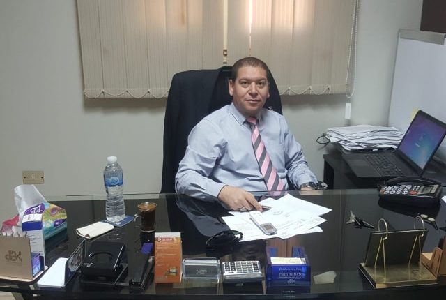 د.ربيع باظه مدير قطاع البيع بشركة دي بي كي فارما