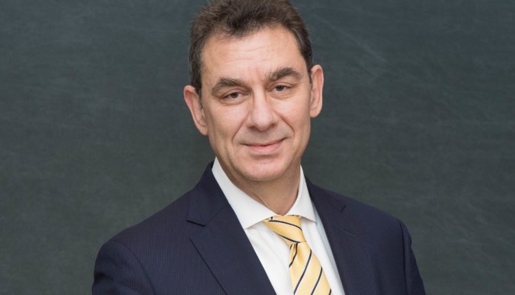 ألبرت بورلا، الرئيس التنفيذي لشركة فايزر الأميركية