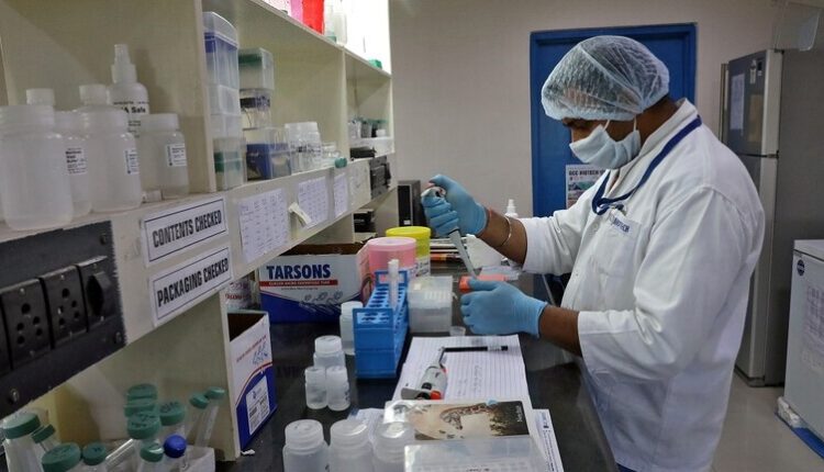 وفاة صيدلي هندي