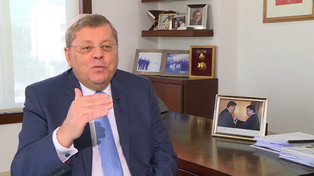 حصري.. «أدوية الحكمة» تتصدر مبيعات «سوق الدواء الأردنية» في النصف الأول بحصة سوقية 8.2% مازن دروزة الرئيس التنفيذي لشركة «أدوية الحكمة» لمنطقة الشرق الأوسط وشمال أفريقيا