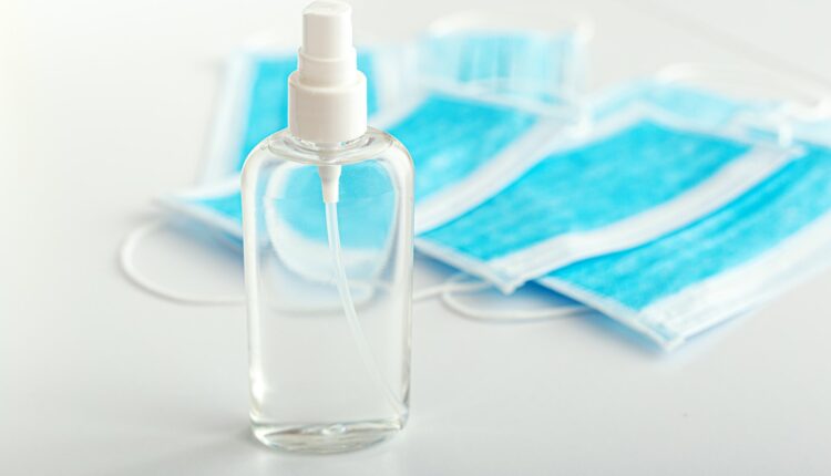 مطهر وكمامات