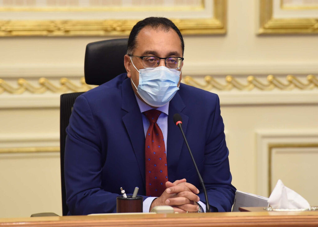 رئيس الوزراء يتفقد مركز مسح للكشف المبكر عن كورونا بنظام «درايف ثرو» الدكتور مصطفى مدبولى رئيس مجلس الورزاء
