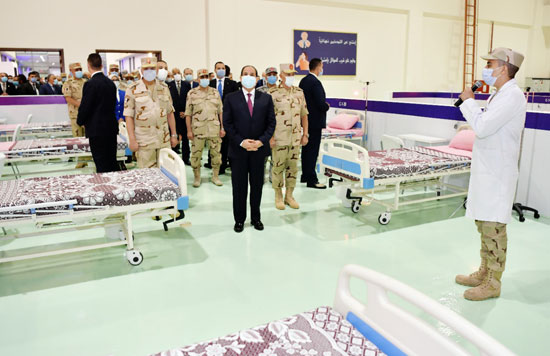 الرئيس يتفقد مستشفى العزل بأرض المعارض 