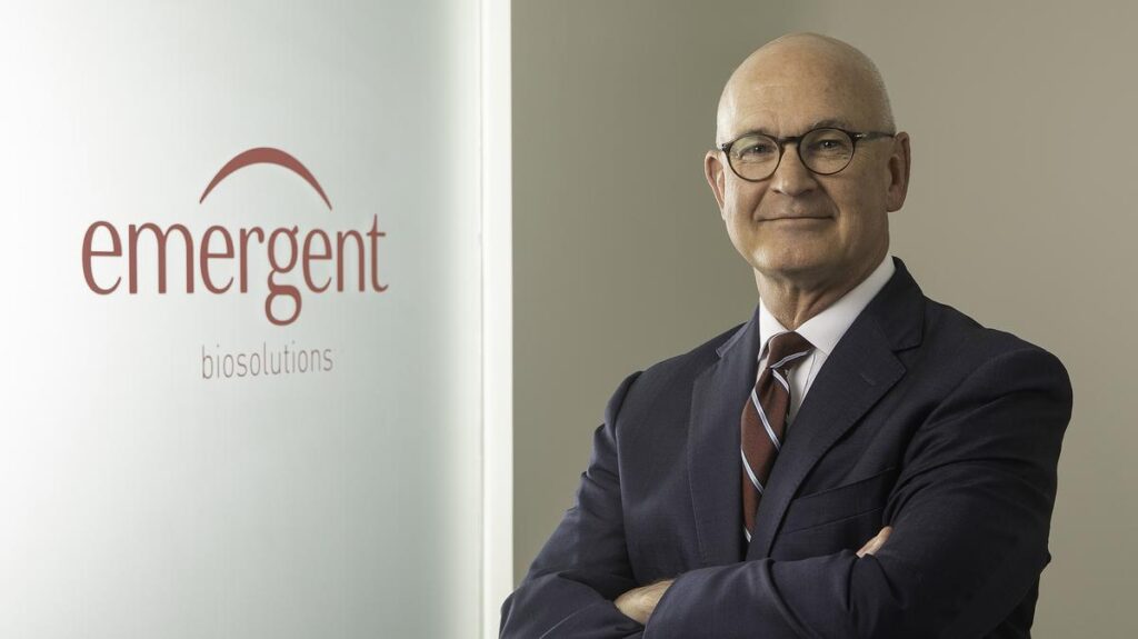 أمريكا تمنح «Emergent» تمويلا بقيمة 628 مليون دولار لتسريع تصنيع لقاح محتمل لكورونا بوب كرامر الرئيس التنفيذي لشركة «Emergent BioSolutions»
