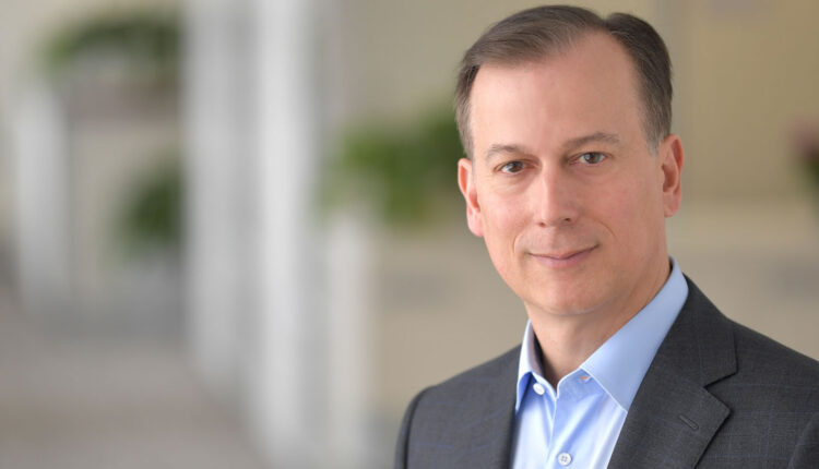 مايكل سيفيرينو نائب رئيس شركة «أبفي» «AbbVie» للأدوية