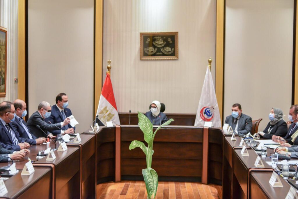 وزيرة الصحة وشركات الأدوية
