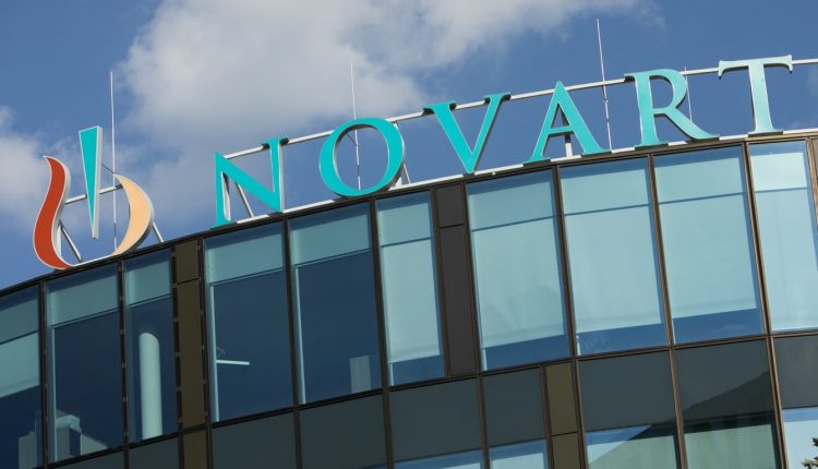 شعار شركة نوفارتس السويسرية للأدوية
