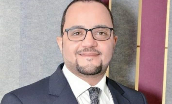 الدكتور محمد نصر مدير التشغيل بصيدليات المجد