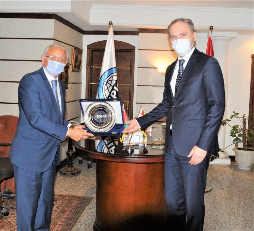 رئيس ايبيكو للأدوية وسفير بيلاروسيا بالقاهرة 1