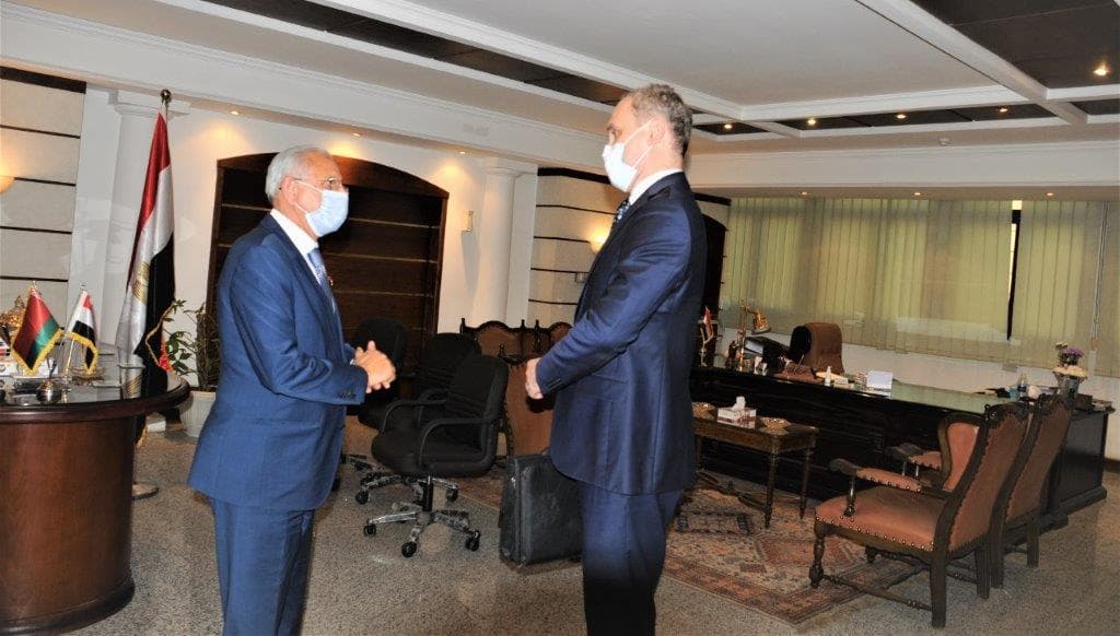 رئيس ايبيكو للأدوية وسفير بيلاروسيا بالقاهرة 1