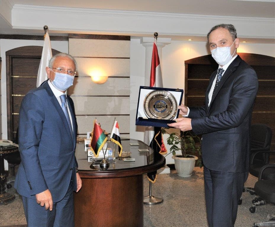 رئيس ايبيكو للأدوية وسفير بيلاروسيا بالقاهرة 1