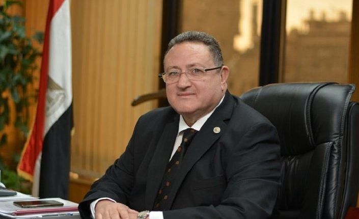 مدحت قمر رئيس البنك العقاري المصري العربي