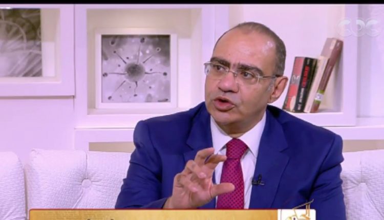 د. حسام حسني رئيس لجنة مكافحة كورونا