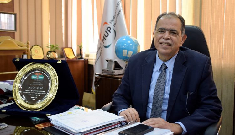 الدكتور عوض جبر رئيس شركة المهن الطبية للأدوية