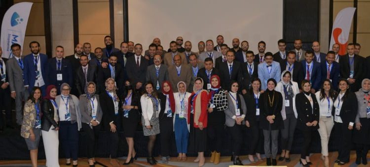 فريق عمل شركة ماچيستك بيو فارما..