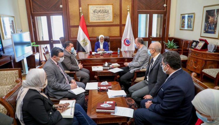وزيرة الصحة خلال الاجتماع
