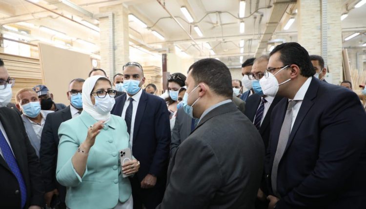 وزيرة الصحة خلال زيارة ورش الإدارة العامة للتموين الطبي