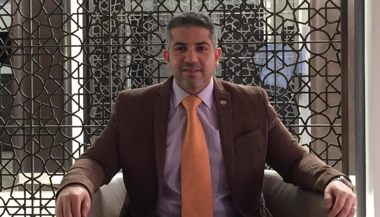 الدكتور محمود الشناوي مدير عام شركة الفتح لصناعة الأدوية