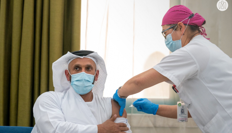 النطعيم بلقاح كورونا في الامارات