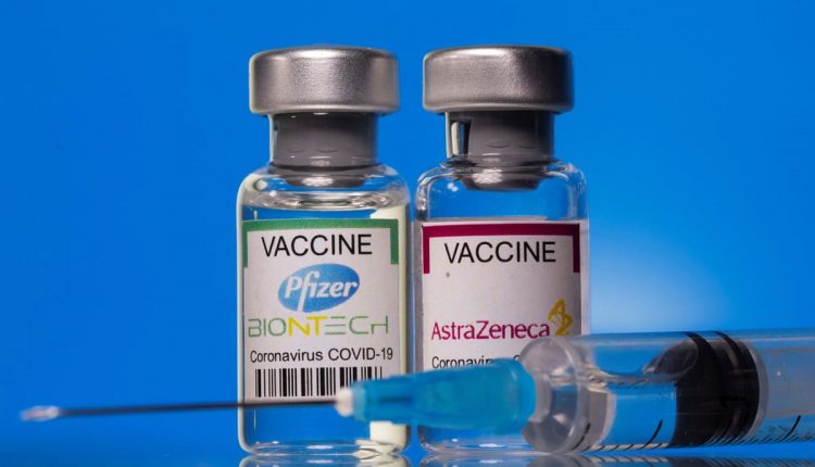 لقاح فايزر - أسترازينيكا المضاد لفيروس كورونا