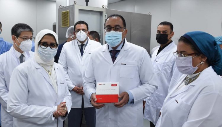 رئيس الوزراء يشهد إنتاج أول مليون جرعة من لقاح «سينوفاك»