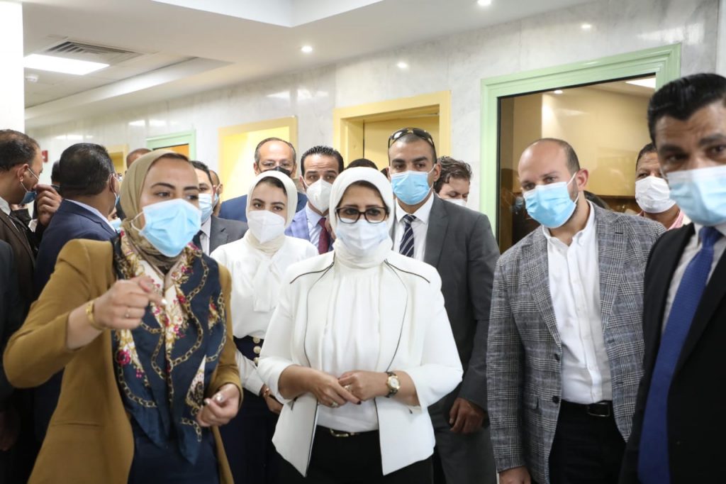 وزيرة الصحة: توطين صناعة مشتقات البلازما يضع مصر في مصاف الدول الرائدة بالمجال مركز تجميع البلازما بالعجوزه