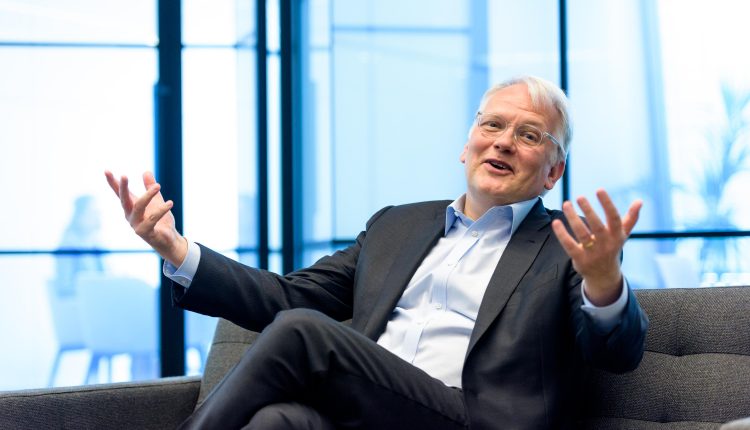 سيجي أولافسون الرئيس التنفيذي لشركة أدوية الحكمة