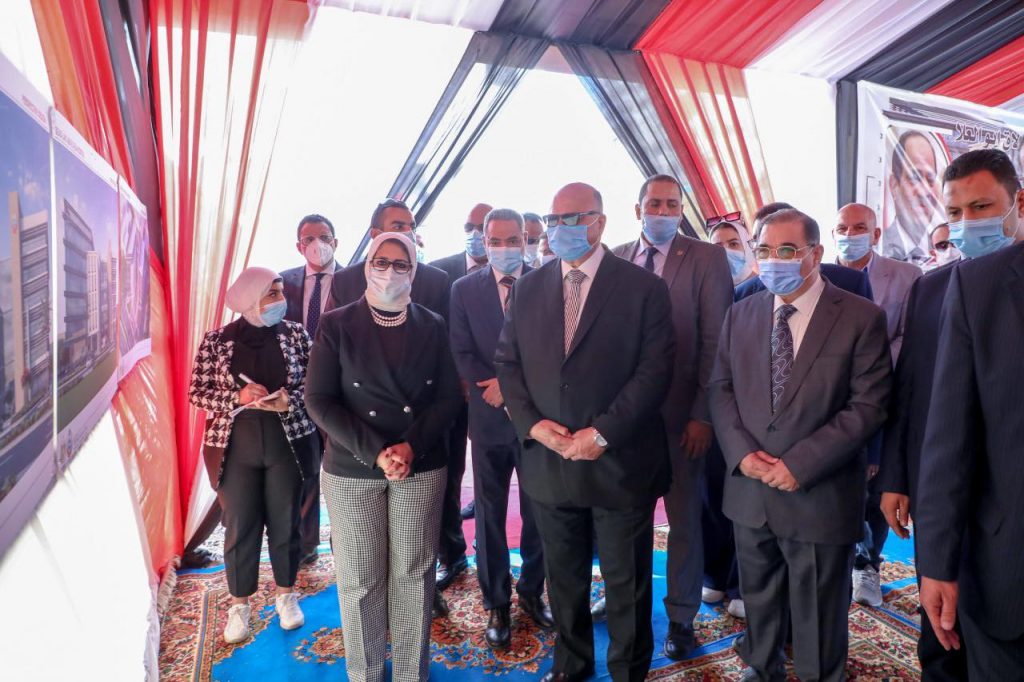 وزيرة الصحة تتفقد أعمال إنشاء مستشفى بولاق أبو العلا الجديد البالغ تكلفتها 750 مليون جنيه هالة زايد وزيرة الصحة