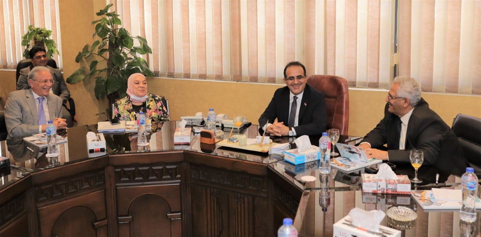 وزير الصحة اليمني يزور «ايبيكو للأدوية» 