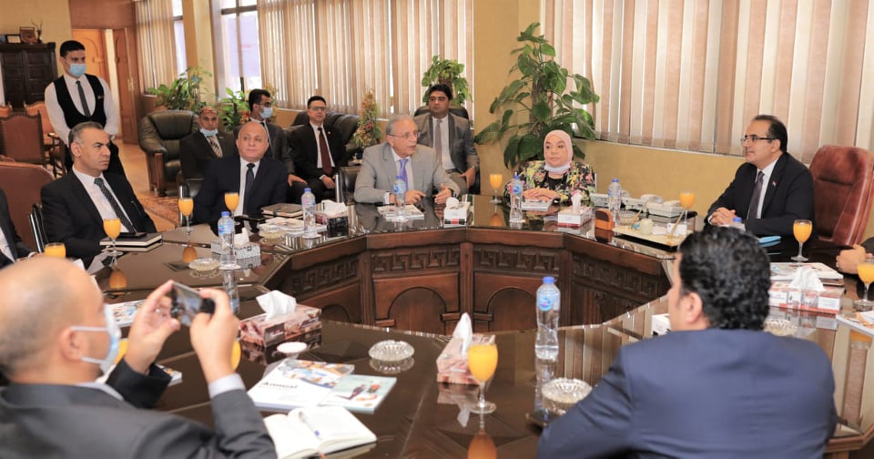 وزير الصحة اليمني يزور «ايبيكو للأدوية» 