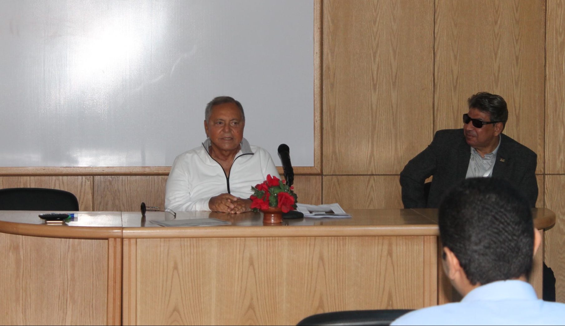 الدكتور حسام عمر رئيس «HO GROUP».. «رائد» توزيع سوق الدواء المصري