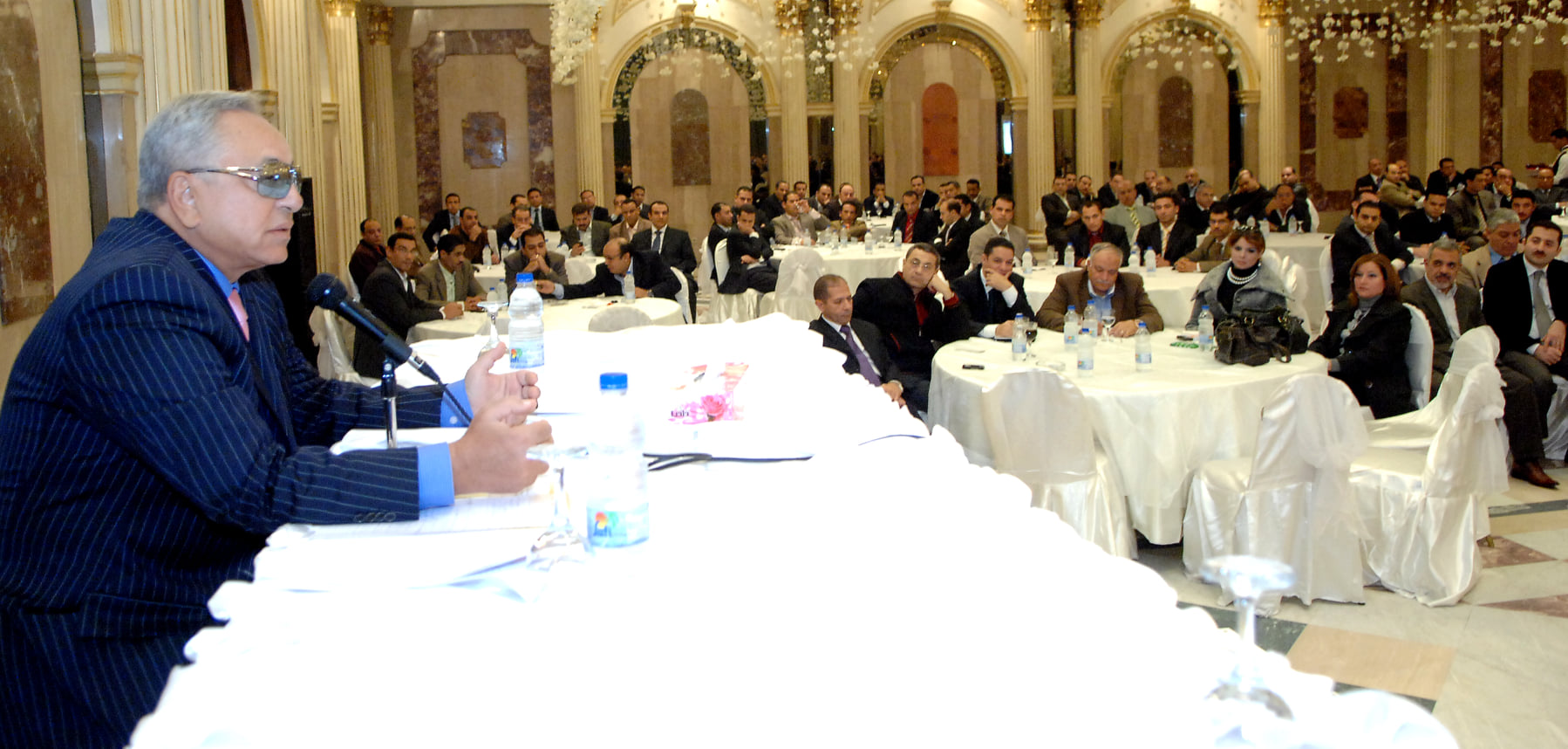 الدكتور حسام عمر رئيس «HO GROUP».. «رائد» توزيع سوق الدواء المصري