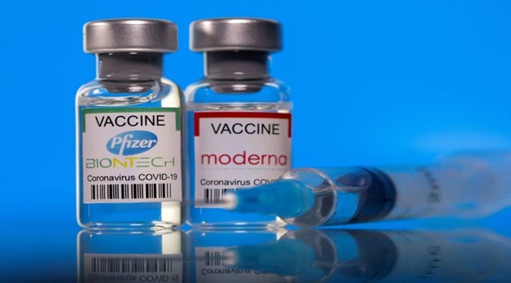 إدارة الدواء الأمريكية تجيز إعطاء المحصنين ضد كورونا جرعة معززة من لقاح مختلف لقاح فايزر وموديرنا المضاد لفيروس كورونا