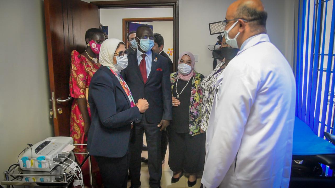 وزيرة الصحة تشهد افتتاح المركز الطبي المصري بدولة أوغندا