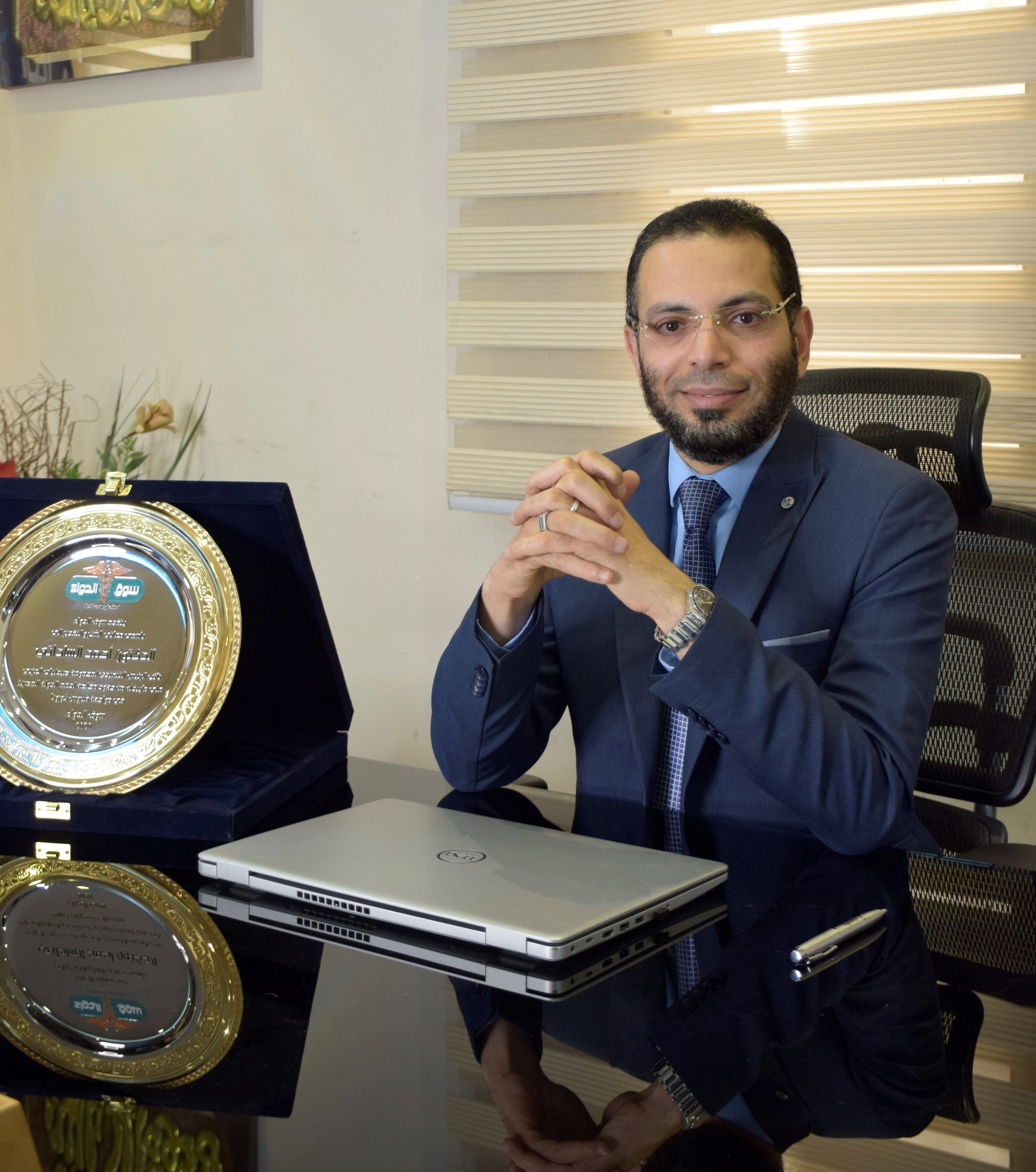 الدكتور أحمد الساداتي نائب الرئيس التنفيذي لمجموعة صيدليات العزبي 