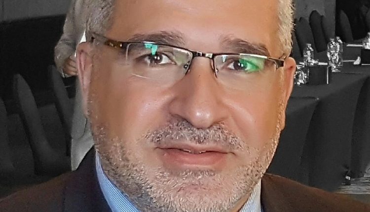 د. خالد مصيلحي إبراهيم أستاذ مساعد العقاقير بكلية الصيدلة جامعة القاهرة