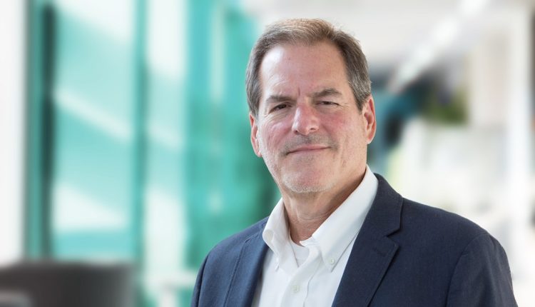 الدكتور هال بارون، رئيس قسم البحث والتطوير بجلاكسو سميثكلاين