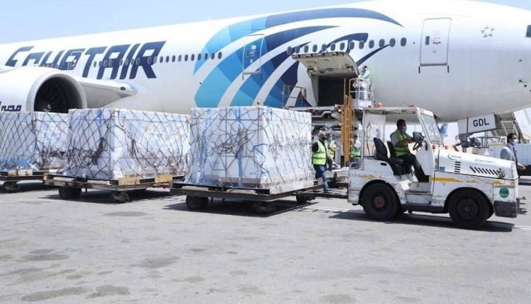 جانب من استقبال جرعات لقاح سينوفاك