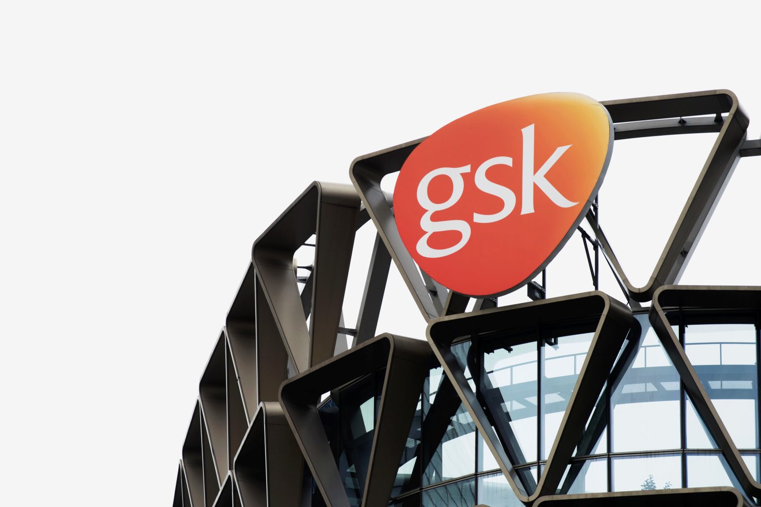 «الدواء الأمريكية» توافق على منتج حقن من عقار «GSK» للوقاية من فيروس نقص المناعة البشرية شعار شركة جلاكسو سميثكلاين العالمية