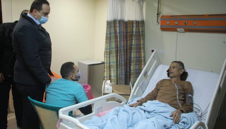 رئيس الهيئة العامة للرعاية الصحية خلال الجولة