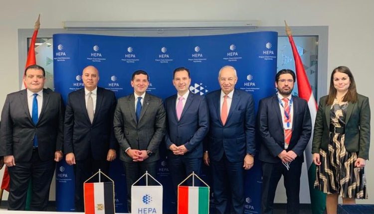 جانب من اللقاءات