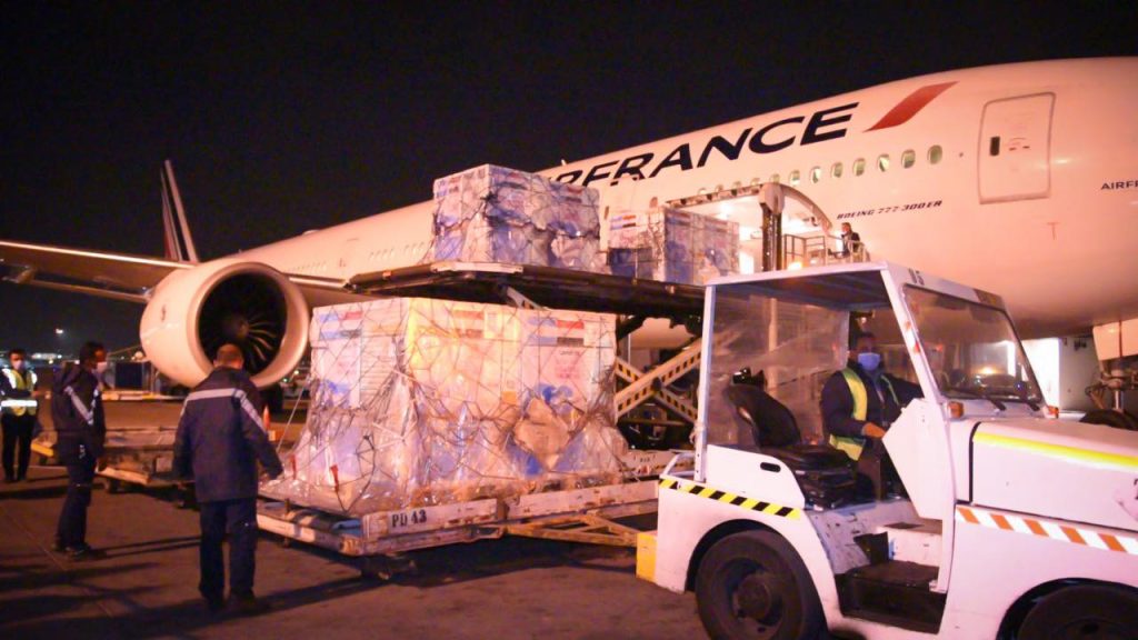مصر تستقبل مليون جرعة من لقاح أسترازينيكا المضاد لكورونا من الأرجنتين لقاح أسترازينيكا