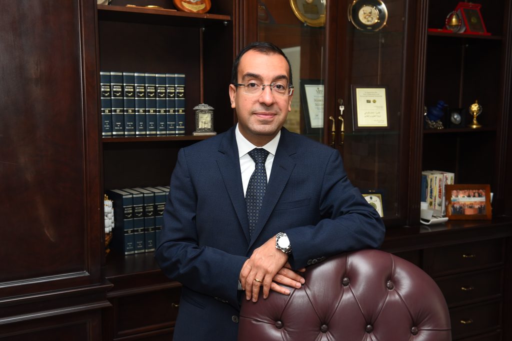 د. بيتر مكرم مهنا: «جلوبال» بين الشركات العشرة الأعلى مبيعا في سوق الدواء المصرية العام الجاري الدكتور بيتر مكرم مهنا رئيس شركة جلوبال للصناعات الدوائية