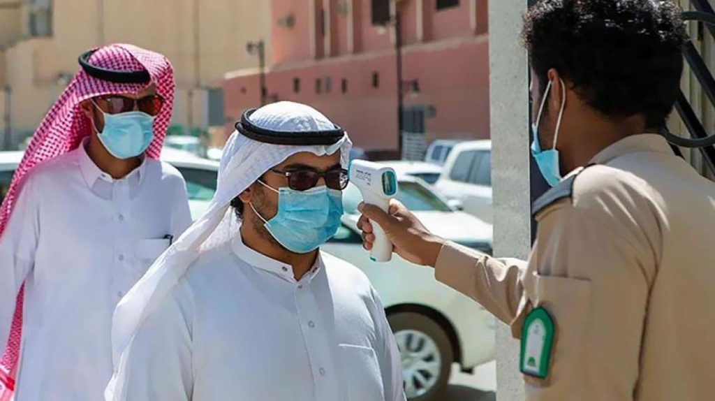 السعودية توقف تطبيق الإجراءات الاحترازية لمواجهة كورونا وتلغي الحجر الصحي للزائرين