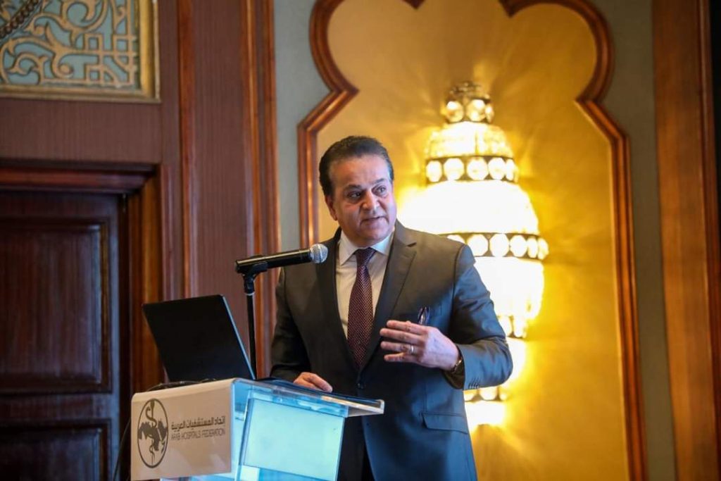 عبدالغفار يدعو للاستفادة من أزمة كورونا في تحقيق التكامل بين قطاعات الرعاية الصحية بالدول العربية