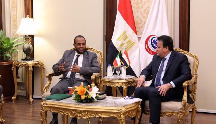 القائم بأعمال وزير الصحة يلتقي وزير الصحة السوداني