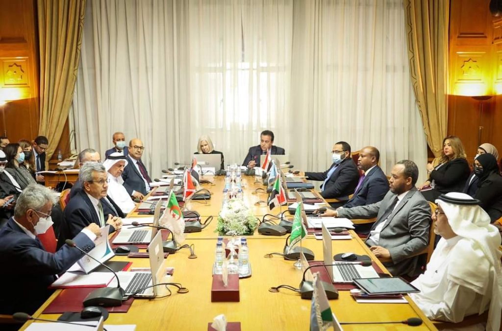 خالد عبدالغفار يؤكد أهمية مواصلة الجهود لتحقيق الأمن الصحي للشعوب العربية