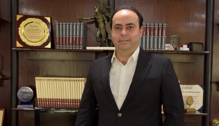 أيمن حسام عمر الرئيس التنفيذي والعضو المنتدب لشركتي المتحدة للتجارة والتوزيع والمتحدة للصيادلة